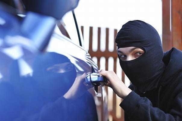 Urlaubsfreude trotz Autoklau: Angebote für günstige Neuwagen gibts ganz bequem bei AutoTopDeal. Quelle: AutoTopDeal 